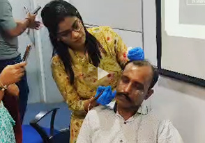 Dr Manisha Saney demonstrating Radio cautery for the cosmetology batch